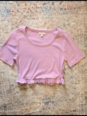 ON 34th Pink Ribbed Crop Top Ruffle Hem Short Sleeve Size L (Fits M)